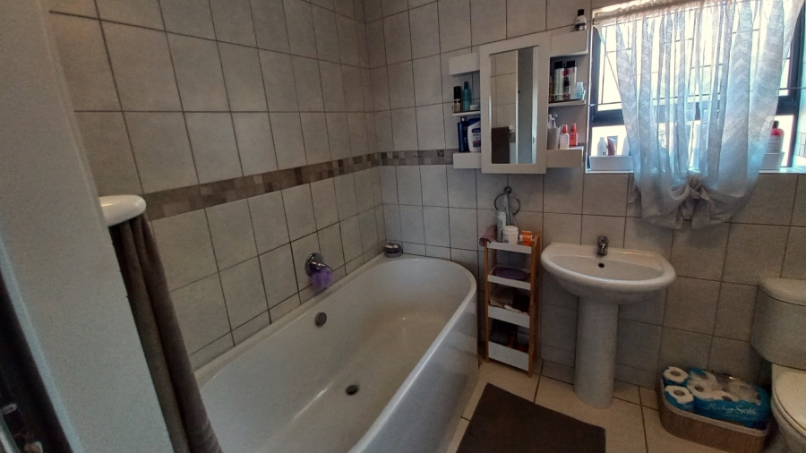 3 Bedroom Property for Sale in Vredenburg Western Cape